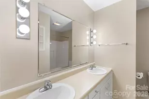 221 Kingsway Cir, Charlotte, NC 28214 - Photo 31