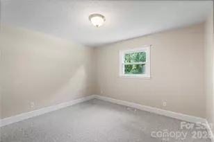 221 Kingsway Cir, Charlotte, NC 28214 - Photo 29
