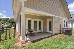 1613 Newcastle St, Charlotte, NC 28216 - Photo 33