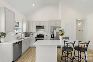 1613 Newcastle St, Charlotte, NC 28216 - Photo 11