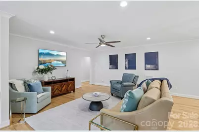 1315 Holmes Drive, Charlotte, NC 28209 - Photo 7