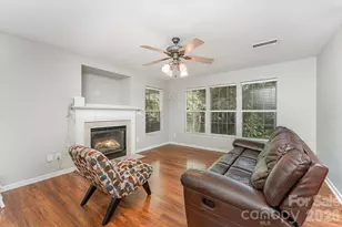 9824 Dauphine Dr, Charlotte, NC 28216 - Photo 13
