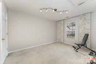 9824 Dauphine Dr, Charlotte, NC 28216 - Photo 21