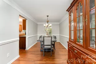 9824 Dauphine Dr, Charlotte, NC 28216 - Photo 7