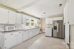 441 Main St, Clyde, NC 28721 - Photo 17