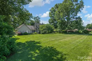 3 Carolewood Dr, Horse Shoe, NC 28742 - Photo 3