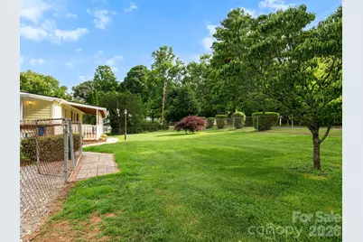 407 Hall Street, Hendersonville, NC 28739 - Photo 3