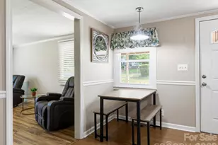407 Hall St, Hendersonville, NC 28739 - Photo 11