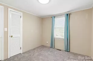 407 Hall St, Hendersonville, NC 28739 - Photo 13