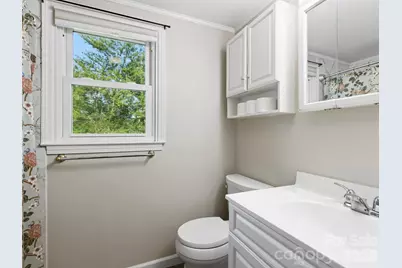 407 Hall Street, Hendersonville, NC 28739 - Photo 15