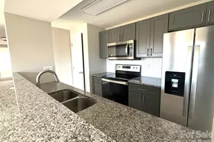 1604 Arlyn Cir, Charlotte, NC 28213 - Photo 5