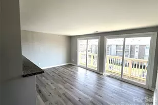 1604 Arlyn Cir, Charlotte, NC 28213 - Photo 3