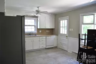 1427 Churchill Dr, Gastonia, NC 28054 - Photo 5
