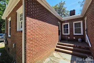 322 W McCubbins St, Salisbury, NC 28144 - Photo 11