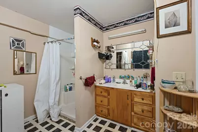 106 N Main Street, Granite Falls, NC 28630 - Photo 17