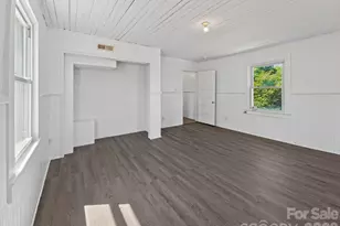 80 Ridge St, Marion, NC 28752 - Photo 9
