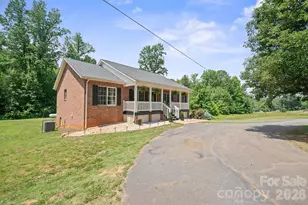 1133 Finger Bridge Rd, Hickory, NC 28602 - Photo 3