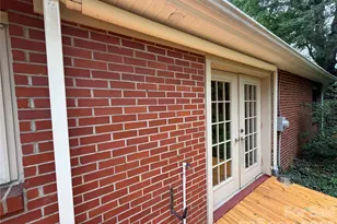 901 Ridgecrest Dr NE, Lenoir, NC 28645 - Photo 23