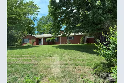901 Ridgecrest Drive NE, Lenoir, NC 28645 - Photo 1