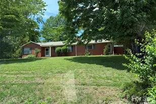901 Ridgecrest Dr NE, Lenoir, NC 28645 - Photo 1