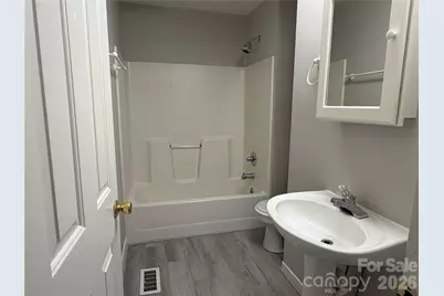 901 Ridgecrest Drive NE, Lenoir, NC 28645 - Photo 17