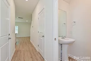 1725 E Cloaninger Ave, Statesville, NC 28625 - Photo 11