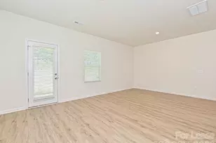 1725 E Cloaninger Ave, Statesville, NC 28625 - Photo 5