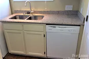 1109 E Morehead St, Charlotte, NC 28204 - Photo 7