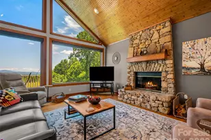 2 Meadow Ridge Ln, Hendersonville, NC 28739 - Photo 17