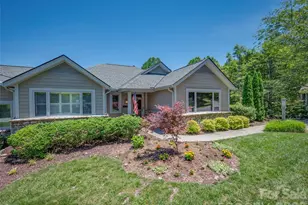 2 Meadow Ridge Ln, Hendersonville, NC 28739 - Photo 3