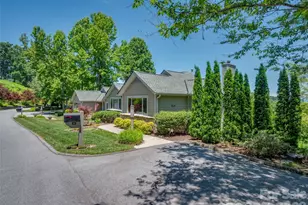 2 Meadow Ridge Ln, Hendersonville, NC 28739 - Photo 1