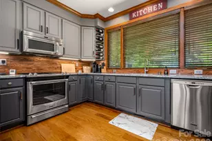 2 Meadow Ridge Ln, Hendersonville, NC 28739 - Photo 13