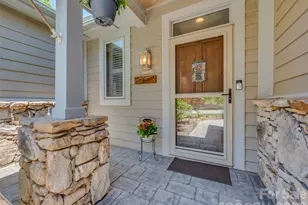 2 Meadow Ridge Ln, Hendersonville, NC 28739 - Photo 7