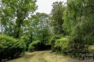 82 Englewood Dr, Hendersonville, NC 28739 - Photo 1