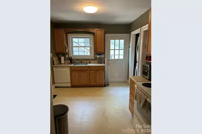 1920 Wood Dale Terrace, Charlotte, NC 28203 - Photo 9