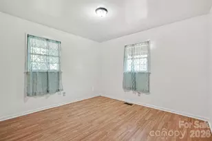 308 N Carpenter St, Kings Mountain, NC 28086 - Photo 13