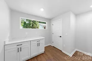 4919 Seacroft Rd, Charlotte, NC 28210 - Photo 17