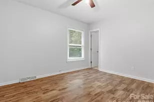 622 Dunbrook Ln, Charlotte, NC 28217 - Photo 13