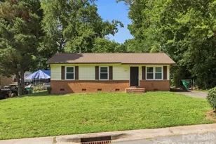 622 Dunbrook Ln, Charlotte, NC 28217 - Photo 1