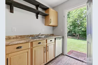 622 Dunbrook Lane, Charlotte, NC 28217 - Photo 11