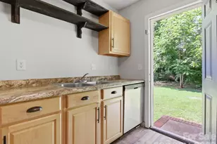 622 Dunbrook Ln, Charlotte, NC 28217 - Photo 11