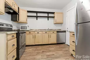 622 Dunbrook Ln, Charlotte, NC 28217 - Photo 9