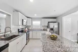 1816 Northcliff Dr, Charlotte, NC 28216 - Photo 15