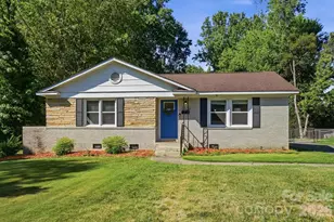1816 Northcliff Dr, Charlotte, NC 28216 - Photo 1