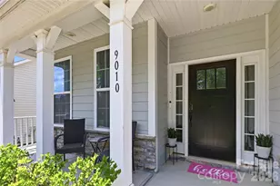 9010 Surry Spg Ln, Huntersville, NC 28078 - Photo 3