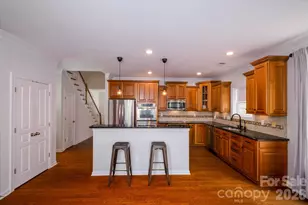 8929 Carneros Creek Rd, Charlotte, NC 28214 - Photo 9