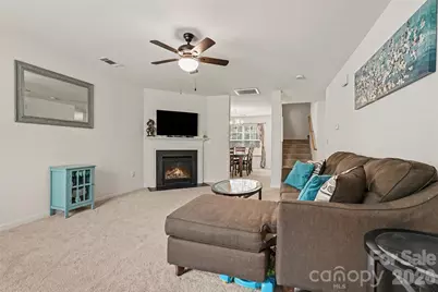 9424 Quilting Bee Lane, Charlotte, NC 28216 - Photo 5