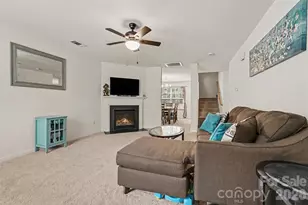 9424 Quilting Bee Lane, Charlotte, NC 28216 - Photo 5