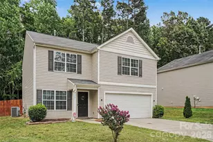 9424 Quilting Bee Lane, Charlotte, NC 28216 - Photo 3