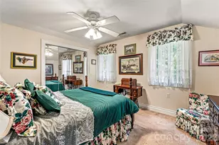 11 Tiverton Ln, Asheville, NC 28803 - Photo 23